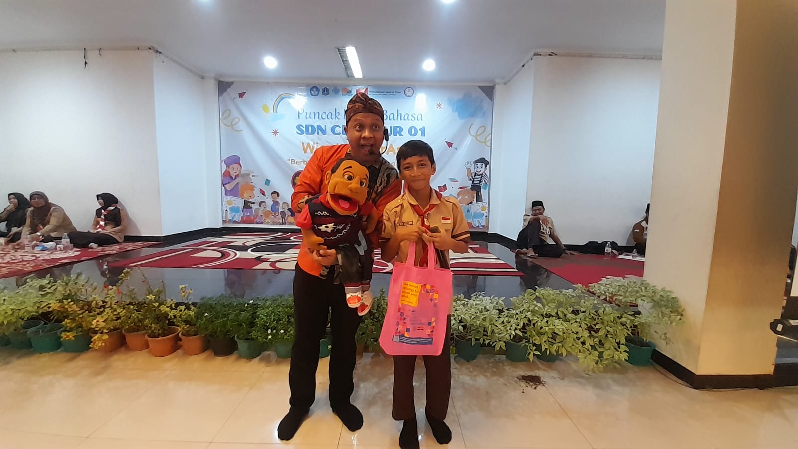 Wisata LiterAsyik Ke SDN Cibubur 01